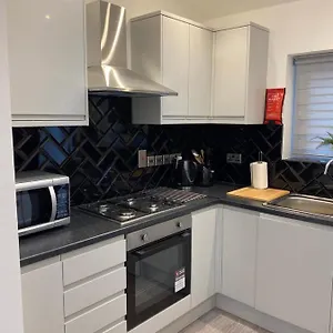 London Flat With Garden Catford