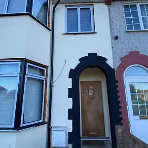 Large House Close To Greenwich Eltham